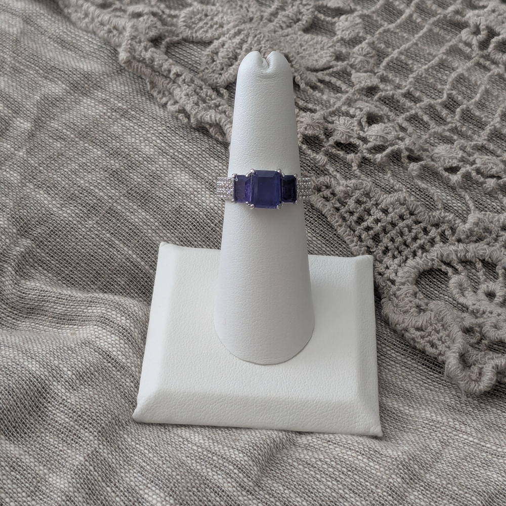 Elegant Dark Purple Quartz Gemstone Ring